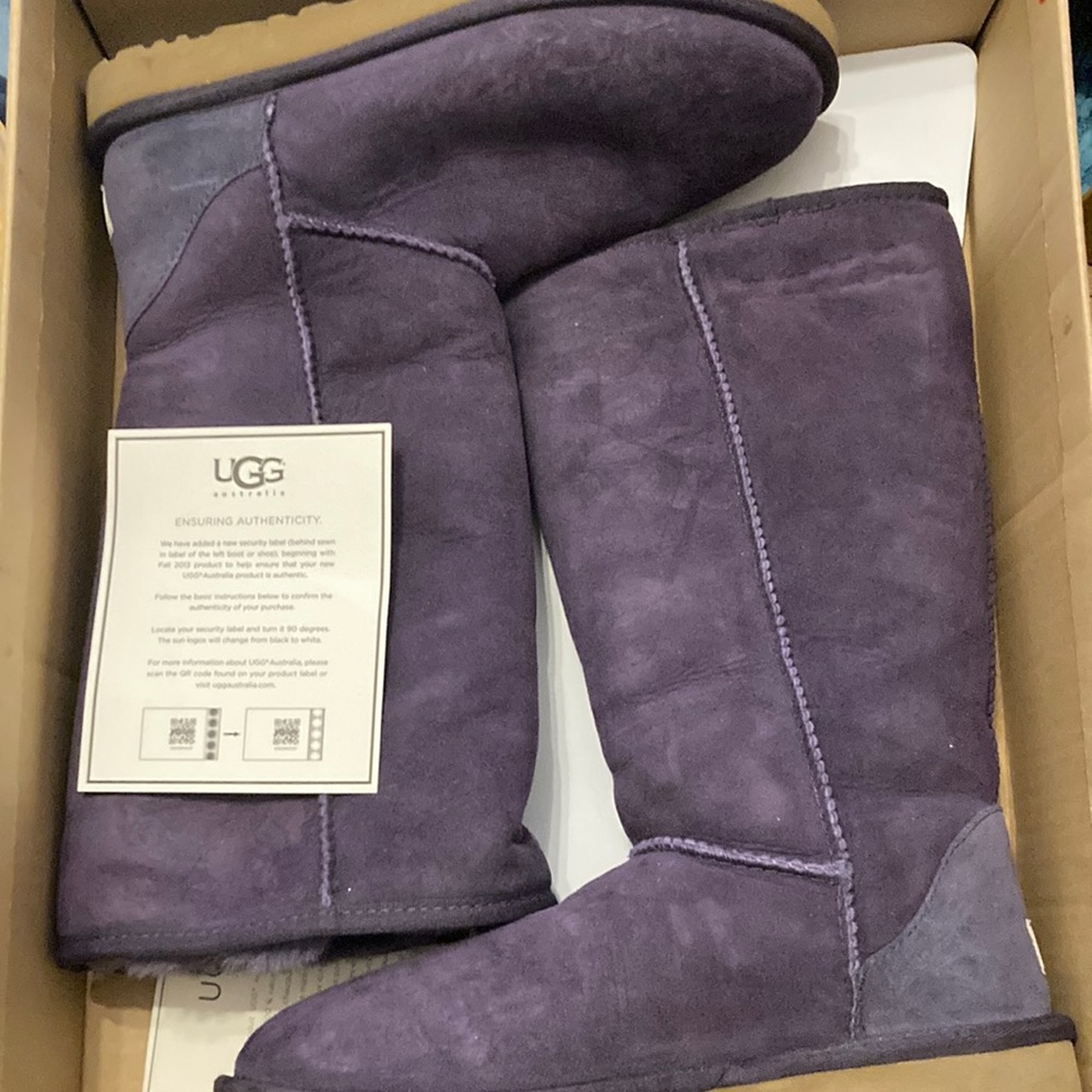 Ugg boots classic tall 5815 w/prvl- size 8
